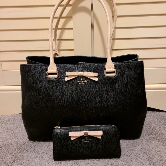 kate spade Handbags - Kate Spade ♠️ Black Tote & Wallet EUC